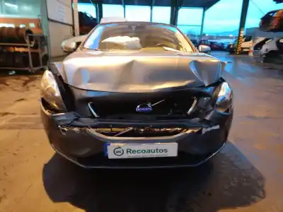 Vehicul casat volvo v40 fastback (525) d3 al anului 2013 alimentat d5204t6