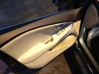 Vehicul casat volvo v40 fastback (525) d3 al anului 2013 alimentat d5204t6