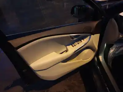 Vehicul casat volvo v40 fastback (525) d3 al anului 2013 alimentat d5204t6