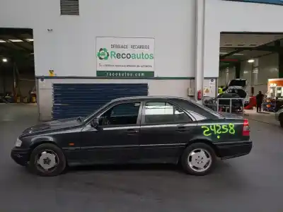 Sloopvoertuig MERCEDES-BENZ CLASE C (W202) BERLINA  van het jaar 1994 aangedreven 111