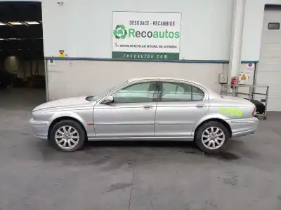 Sloopvoertuig jaguar x-type i (x400) 2.5 v6 a las 4 ruedas van het jaar 2002 aangedreven xb
