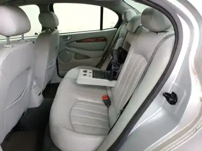 Sloopvoertuig jaguar x-type i (x400) 2.5 v6 a las 4 ruedas van het jaar 2002 aangedreven xb