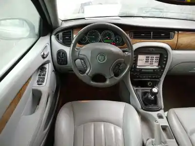 Sloopvoertuig jaguar x-type i (x400) 2.5 v6 a las 4 ruedas van het jaar 2002 aangedreven xb