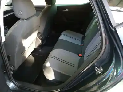 Veicolo di demolizione seat leon (kl1) 1.0 tsi dell'anno 2020 alimentato dlaa