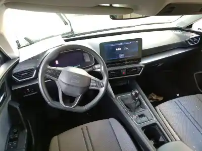 Veicolo di demolizione seat leon (kl1) 1.0 tsi dell'anno 2020 alimentato dlaa