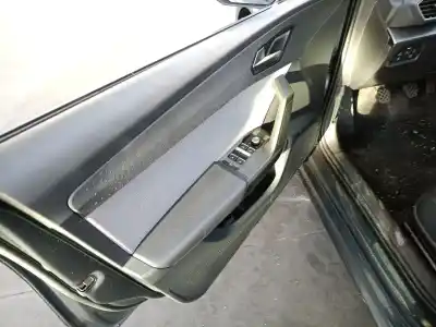 Veicolo di demolizione seat leon (kl1) 1.0 tsi dell'anno 2020 alimentato dlaa