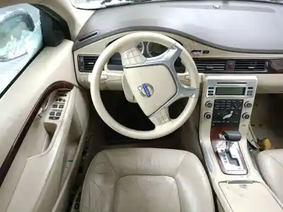 Scrapping Vehicle volvo s80 ii (124) d5 of the year 2009 powered d5244t10