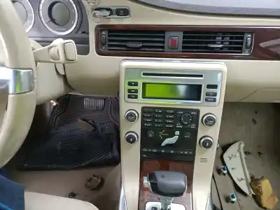 Scrapping Vehicle volvo s80 ii (124) d5 of the year 2009 powered d5244t10