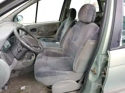 Scrapping Vehicle renault scenic (ja..) 1.9 dci authentique of the year 2001 powered f9qk732