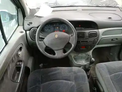 Scrapping Vehicle renault scenic (ja..) 1.9 dci authentique of the year 2001 powered f9qk732