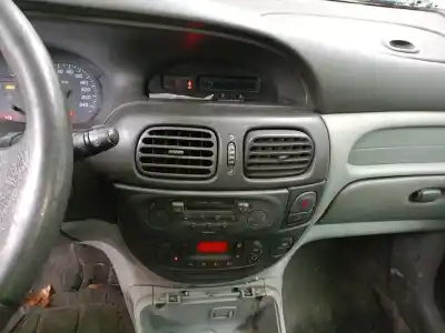 Scrapping Vehicle renault scenic (ja..) 1.9 dci authentique of the year 2001 powered f9qk732