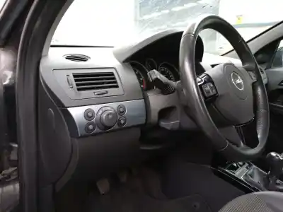 Veicolo di demolizione opel astra h sedán (a04) 1.7 cdti (l69) dell'anno 2010 alimentato z17dtr