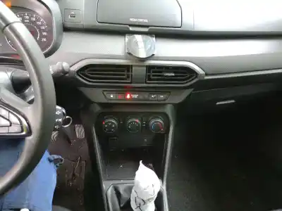 Veicolo di demolizione dacia sandero iii 1.0 tce 90 dell'anno 2021 alimentato h4df4