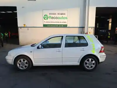 Veicolo di demolizione VOLKSWAGEN GOLF IV BERLINA (1J1)  dell'anno 1998 alimentato AHF