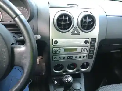 Veicolo di demolizione ford fusion (cbk) 1.4 tdci cat dell'anno 2004 alimentato f6ja