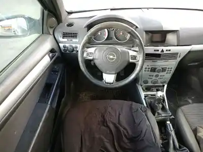 Veicolo di demolizione opel astra gtc 1.9 16v cdti cat (z 19 dth / lrd) dell'anno 2005 alimentato z19dth