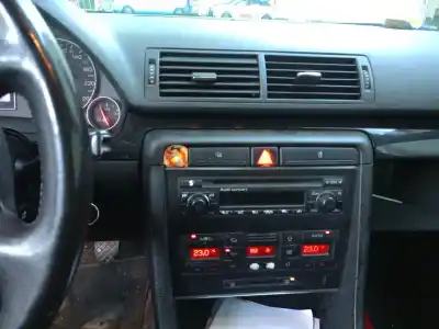 Veicolo di demolizione audi a4 b6 avant (8e5) 1.9 tdi dell'anno 2002 alimentato awx