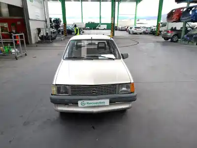 Veículo de Sucata opel corsa a 1.2 do ano 1987 alimentado 12st