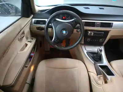 Vehicul casat bmw 3 (e90) 318 d al anului 2006 alimentat 204d4