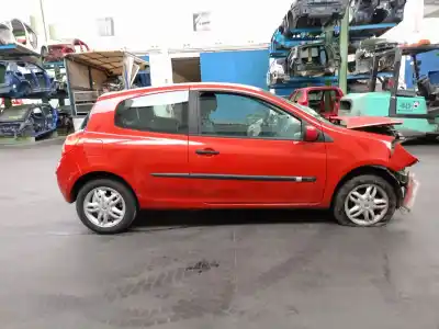 Veículo de Sucata renault clio iii 1.5 dci diesel cat do ano 2005 alimentado k9kt7