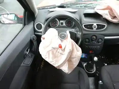 Veículo de Sucata renault clio iii 1.5 dci diesel cat do ano 2005 alimentado k9kt7