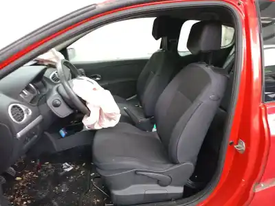 Veículo de Sucata renault clio iii 1.5 dci diesel cat do ano 2005 alimentado k9kt7