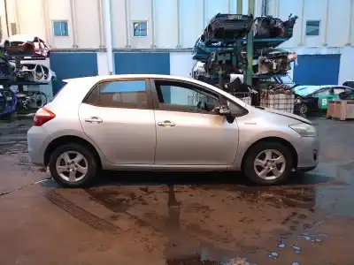 Veículo de Sucata toyota auris 1.8 16v (híbrido) do ano 2010 alimentado 2zr