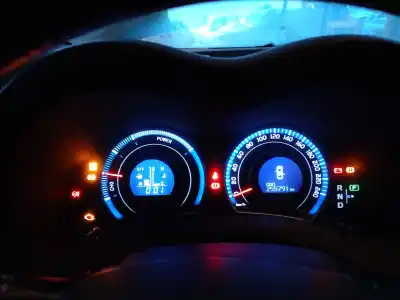 Veículo de Sucata toyota auris 1.8 16v (híbrido) do ano 2010 alimentado 2zr