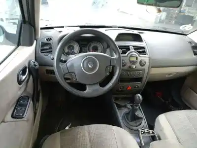 Vehicul casat renault megane ii berlina 5p 1.5 dci diesel al anului 2007 alimentat k9kp7