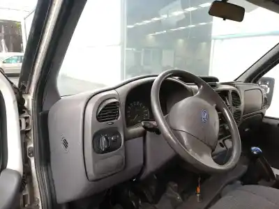 Vehicul casat ford transit caja cerrada, corta (fy) (2000 =>) ft 240 2.0 city - light al anului 2001 alimentat f3fa