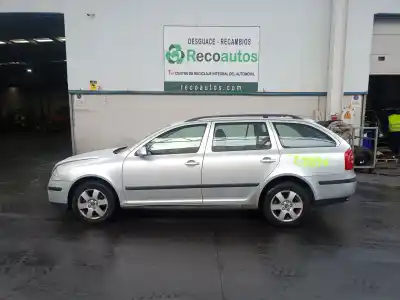 Vehicul casat SKODA OCTAVIA COMBI (1Z5)  al anului 2005 alimentat BKD