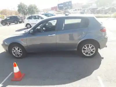 Veículo de Sucata alfa romeo 147 (190) 1.9 jtd distinctive do ano 2003 alimentado 937a2000