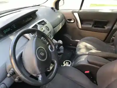 Veículo de Sucata renault scenic ii scenic 2 1.9 do ano 2008 alimentado f9q818