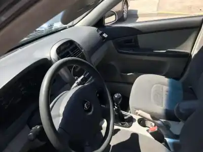 Veículo de Sucata kia cerato 1.5 crdi do ano 2005 alimentado 