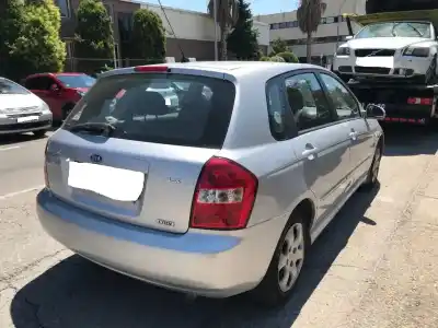 Veículo de Sucata kia cerato 1.5 crdi do ano 2005 alimentado 