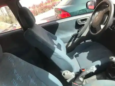 Scrapping Vehicle opel corsa c 1.0 12v cat (z 10 xe / lw3) of the year 2001 powered 