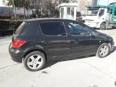 Sloopvoertuig peugeot 307 (s1) 1.6 hdi van het jaar 2004 aangedreven 