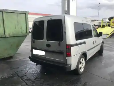 Vehicul casat opel combo tour 1.3 cdti 16v al anului 2004 alimentat 