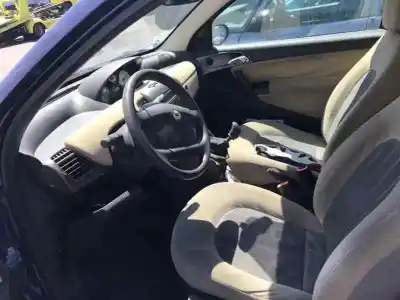 Veicolo di demolizione lancia ypsilon (101) 1.2 8v dell'anno 2003 alimentato 