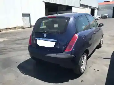 Veicolo di demolizione lancia ypsilon (101) 1.2 8v dell'anno 2003 alimentato 