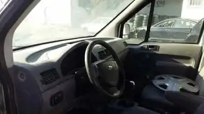 Veicolo di demolizione FORD TRANSIT CONNECT (TC7) 1.8 TDCi CAT dell'anno 2005 alimentato  Veicolo di demolizione FORD TRANSIT CONNECT (TC7) 1.8 TDCi CAT dell'anno 2005 alimentato
