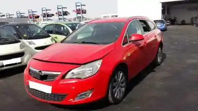 Vehículo de desguace OPEL ASTRA J SPORTS TOURER 1.7 16V CDTI del año 2012 con motor 