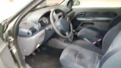 Veículo de Sucata renault clio ii fase i (b/cbo) 1.6 16 v initiale (b/cbot) do ano 1999 alimentado 