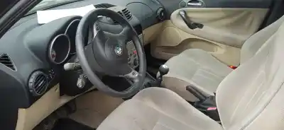 Sloopvoertuig alfa romeo 147 (190) 1.9 jtd distinctive van het jaar 2004 aangedreven 937a2000