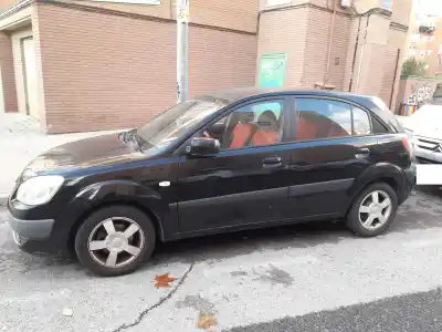 Sloopvoertuig kia rio 1.6 emotion van het jaar 2005 aangedreven g4ed