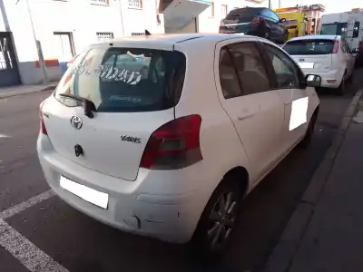 Veicolo di demolizione toyota yaris active dell'anno 2011 alimentato 1nd