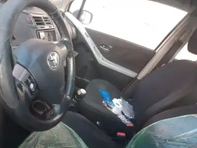 Veicolo di demolizione toyota yaris active dell'anno 2011 alimentato 1nd