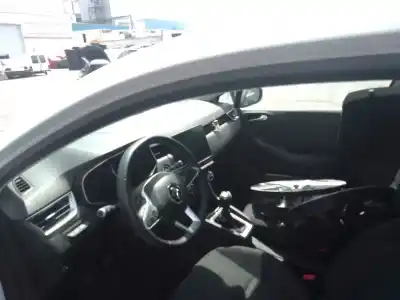 Scrapping Vehicle renault clio v intens 101 cv / 74 kw of the year 2020 powered h4d460