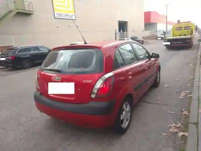 Véhicule à la ferraille kia rio 1.6 emotion de l'année 2006 alimenté g4ed