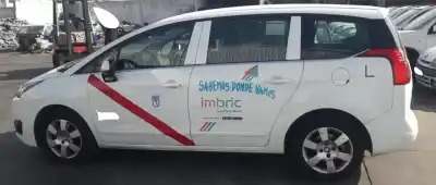 Véhicule à la ferraille peugeot 5008 active de l'année 2014 alimenté bh01